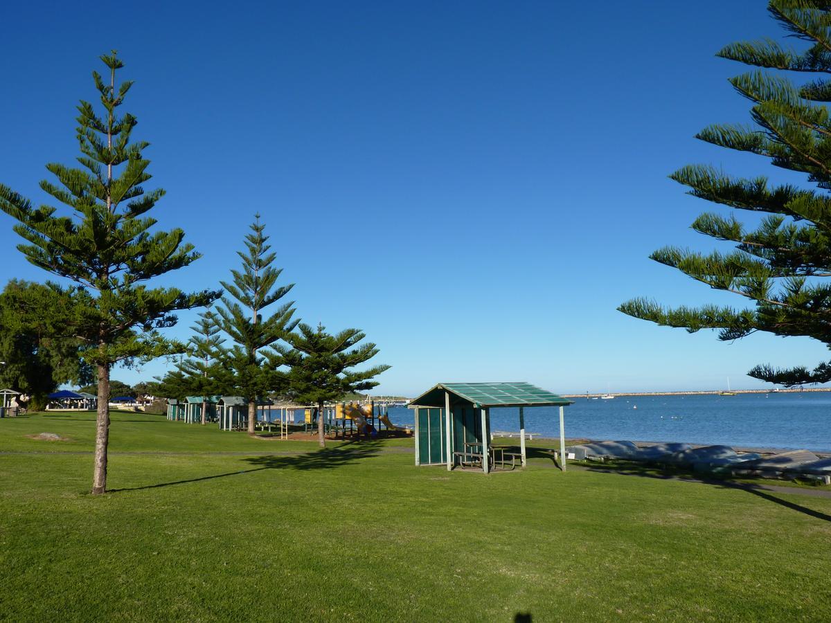 Leander Reef Holiday Park Port Denison エクステリア 写真